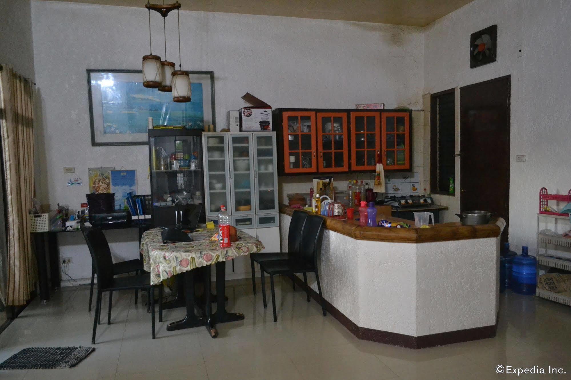 Dee Guest House Мактан Экстерьер фото